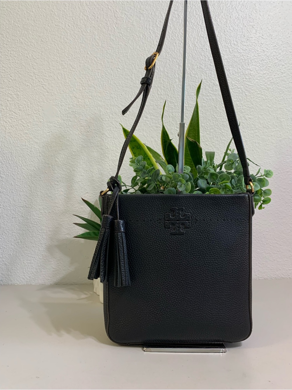 👜💕 Tory Burch Crossbody Black Leather Bag, In Great Condition